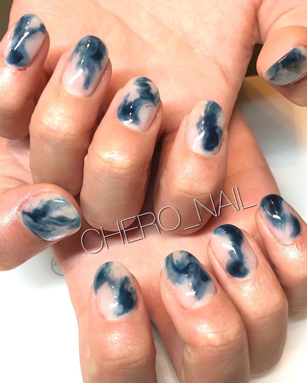 オールシーズン ハンド ニュアンス ショート ホワイト Chero Nailのネイルデザイン No ネイルブック