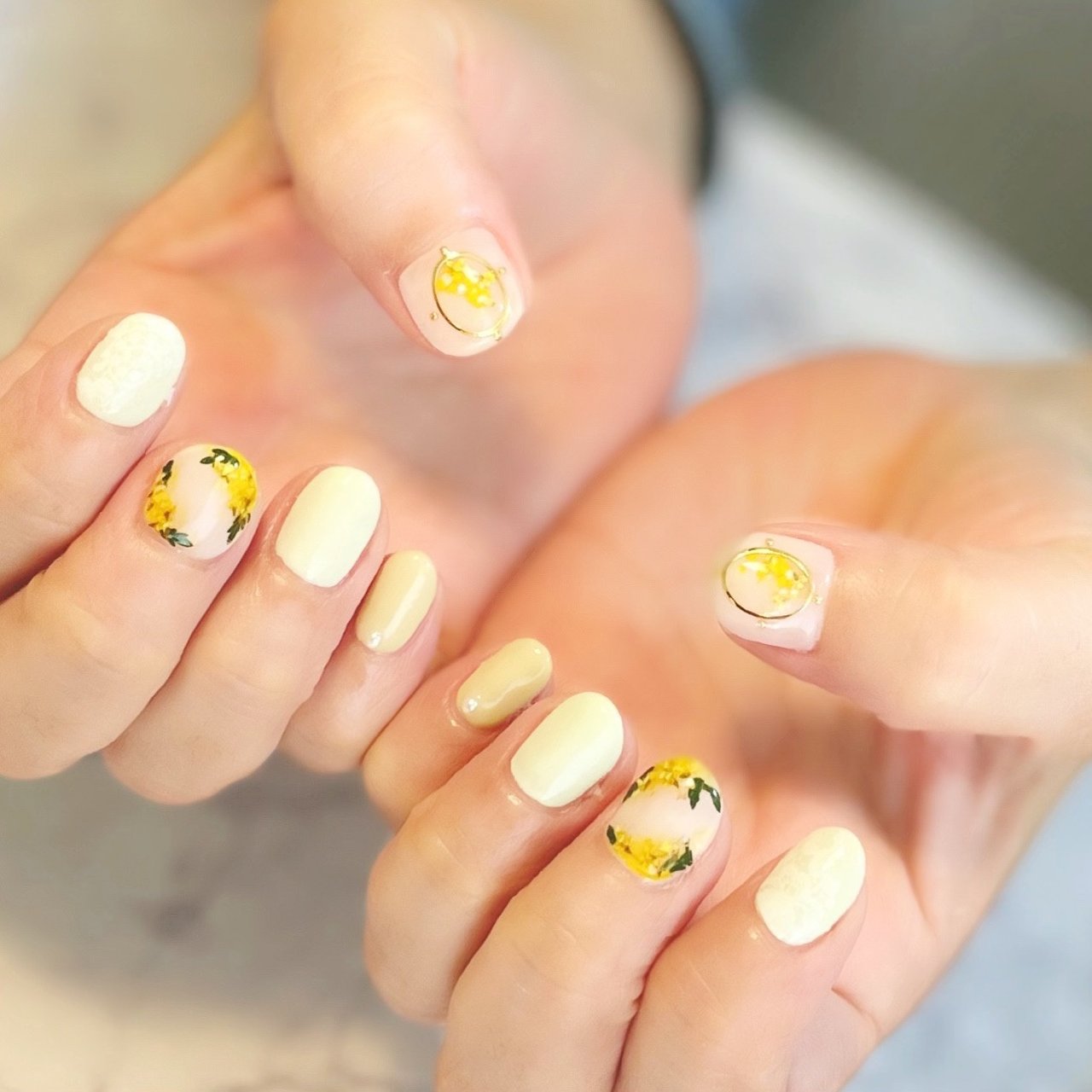 春 ハンド シンプル ワンカラー 押し花 Tomnailsのネイルデザイン No ネイルブック