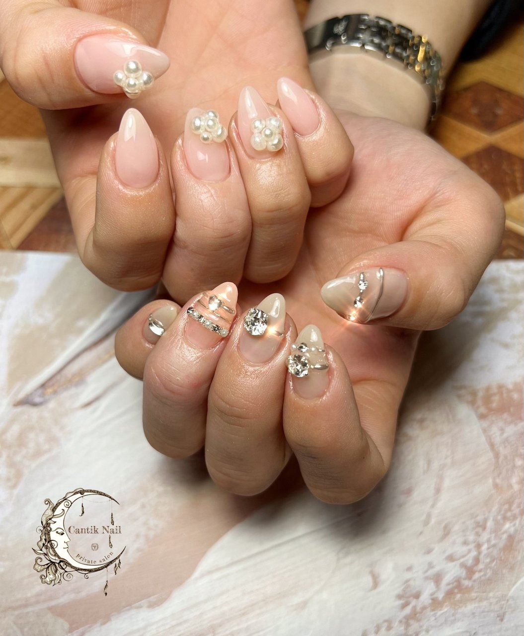 オールシーズン ハンド ビジュー ロング ピンク 美月のネイルデザイン No ネイルブック