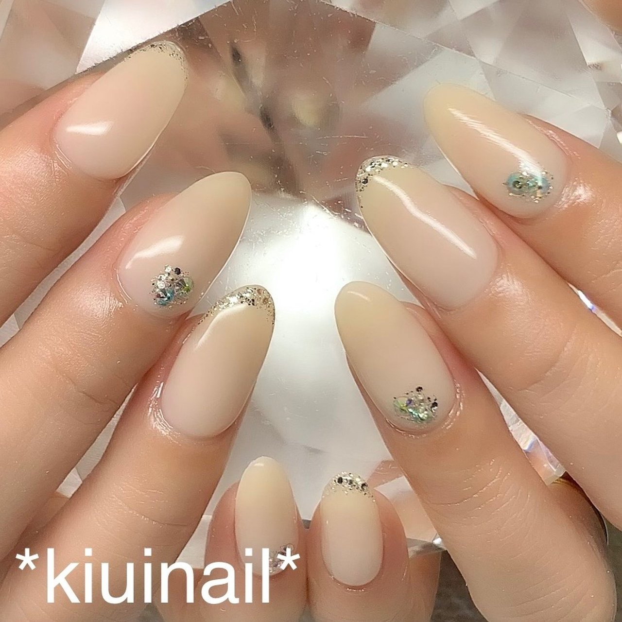 オールシーズン ハンド ロング ベージュ シルバー Kiuinailのネイルデザイン No ネイルブック