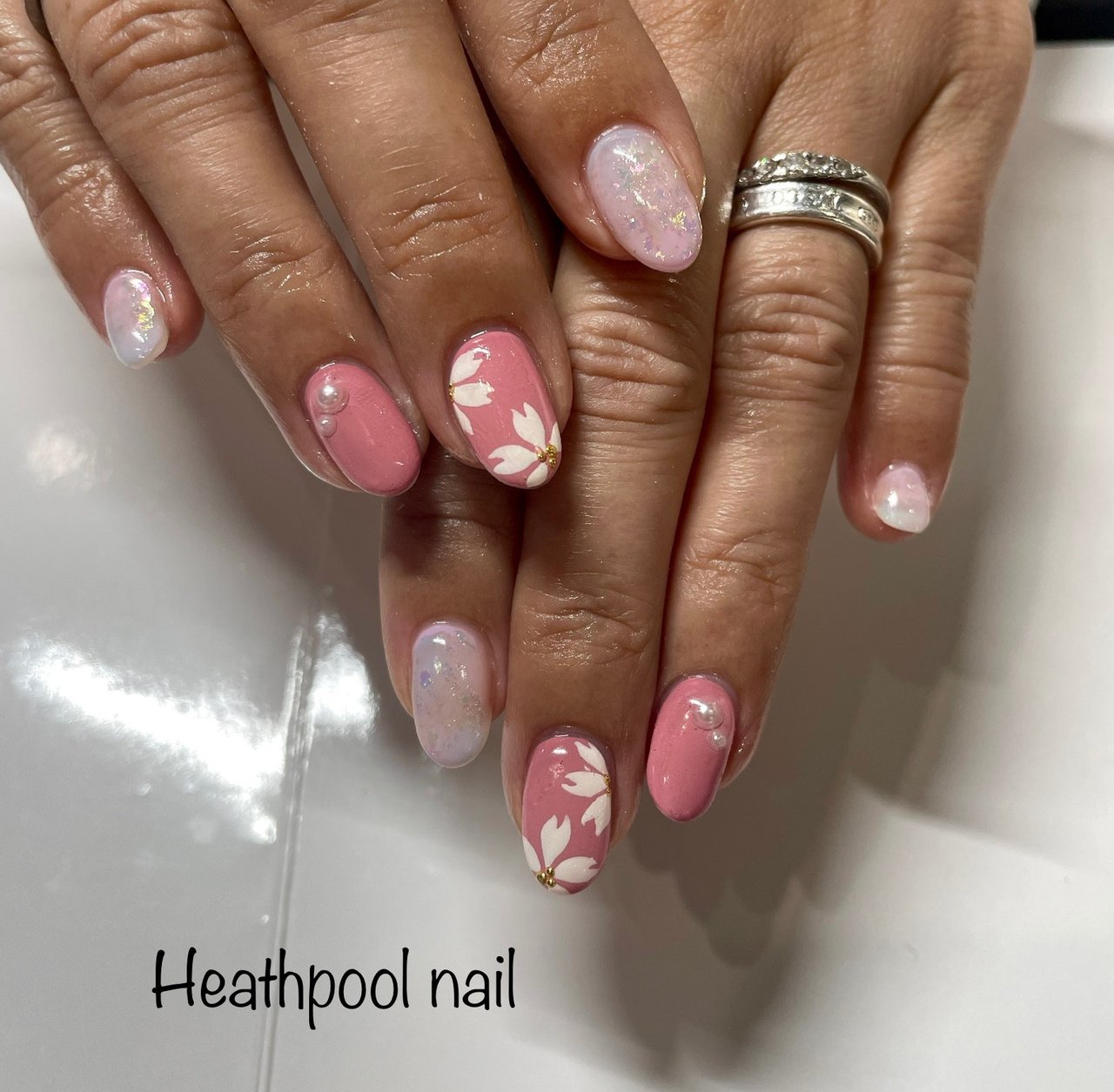 ハンド フラワー パール ホイル ホワイト Heathpoolnailのネイルデザイン No ネイルブック