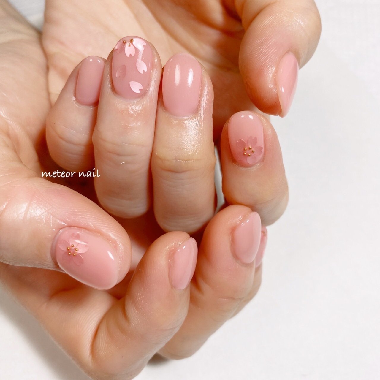 春 ハンド シンプル ホログラム フラワー Meteornail ミーティアネイルのネイルデザイン No ネイルブック
