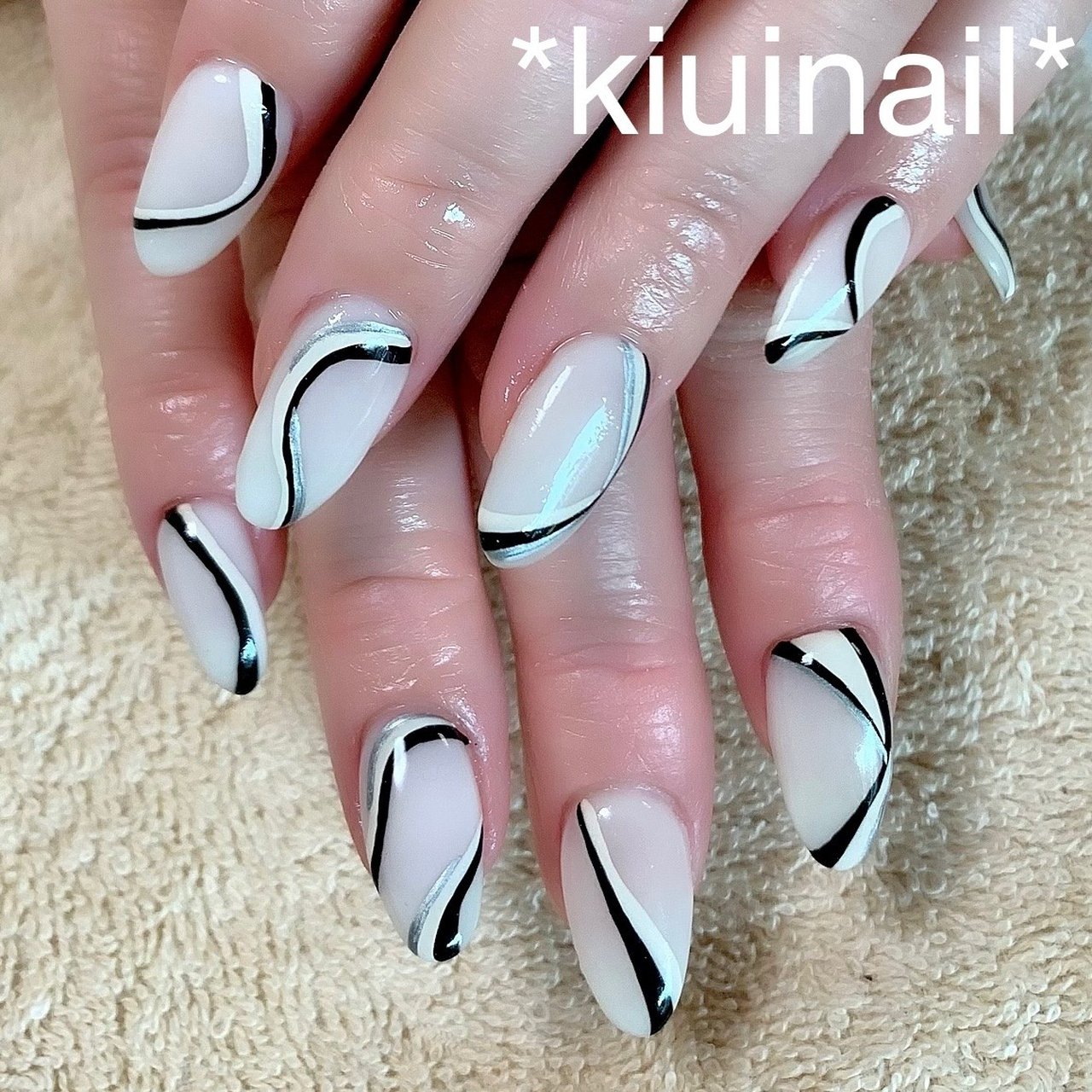 オールシーズン ハンド ロング ベージュ ブラック Kiuinailのネイルデザイン No ネイルブック