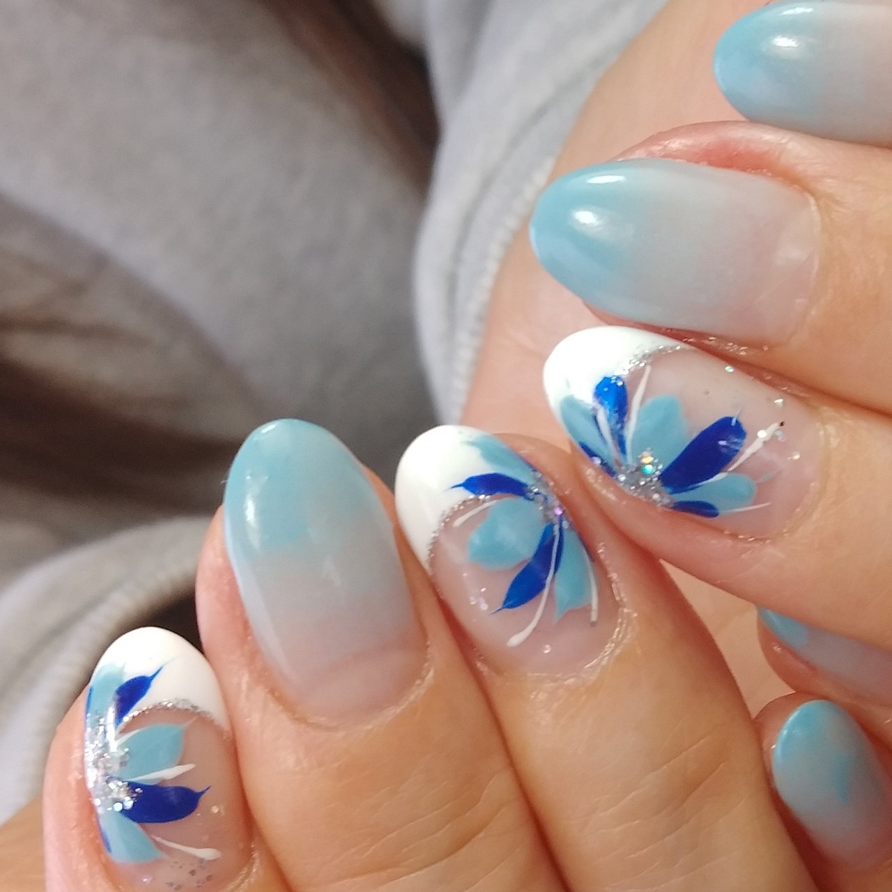 オールシーズン ハンド フレンチ グラデーション フラワー アンジェリ花nailsalon Schoolのネイルデザイン No ネイルブック