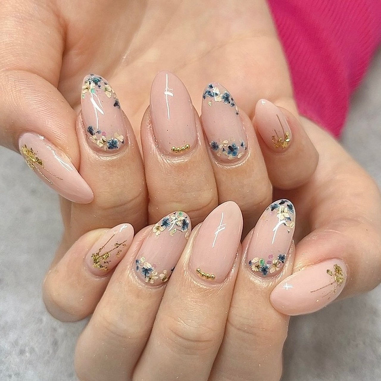 ベージュ Crystal R Nail Salon のネイルデザイン No ネイルブック