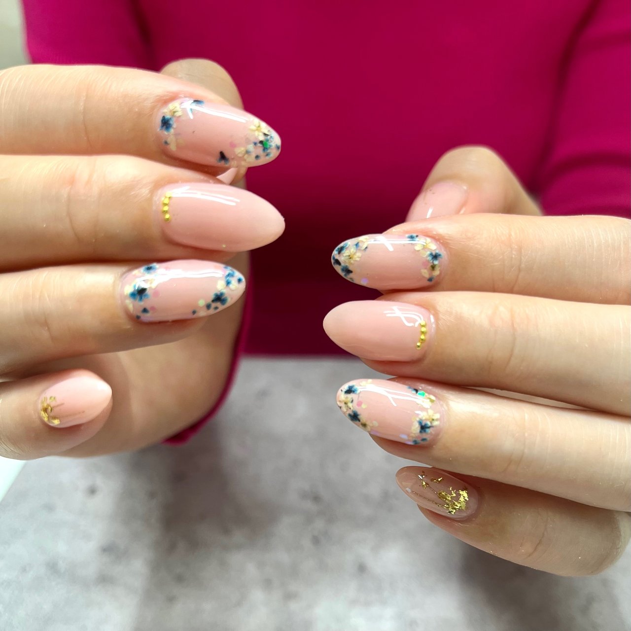 ベージュ Crystal R Nail Salon のネイルデザイン No ネイルブック