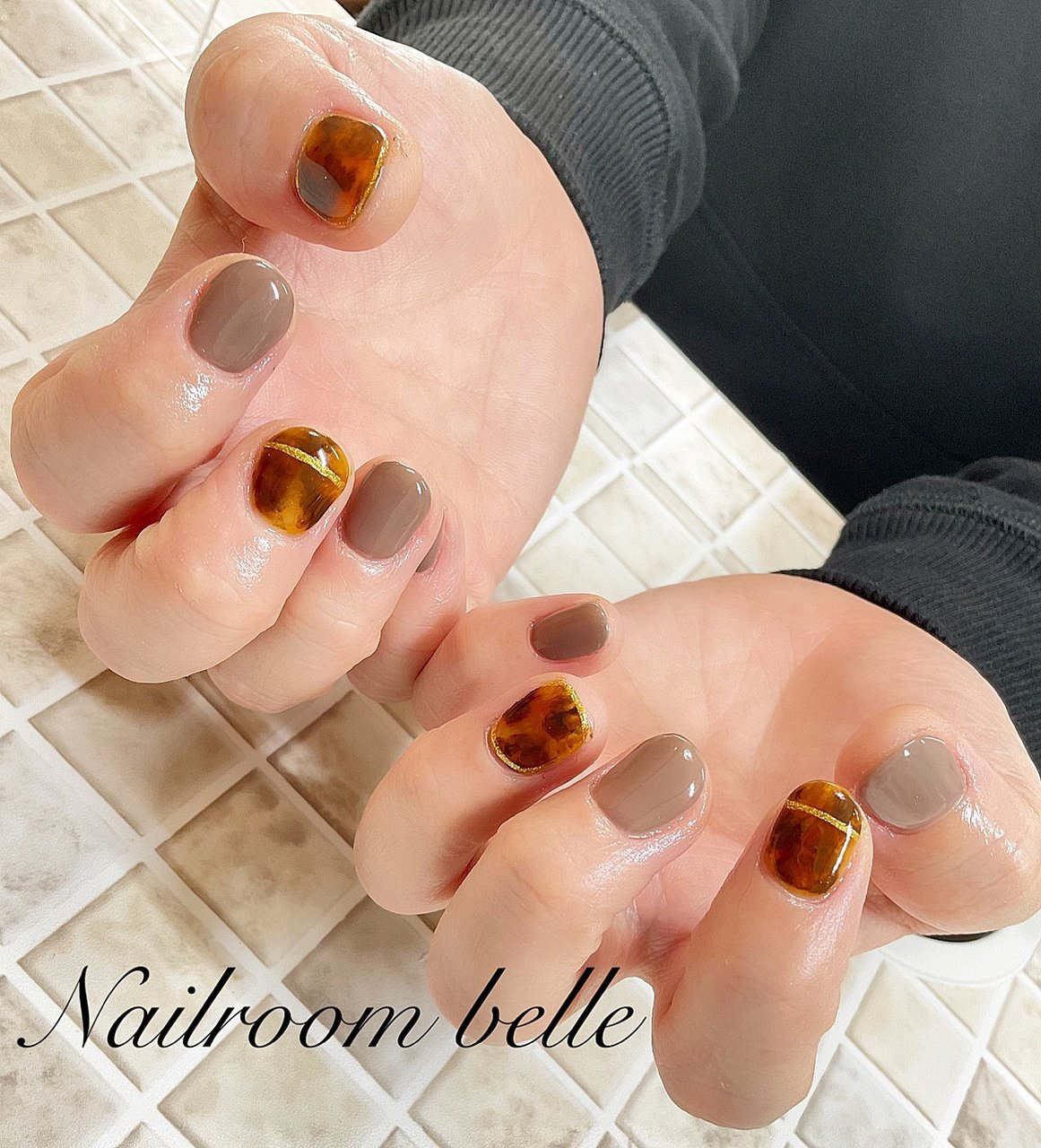 オールシーズン ハンド ワンカラー べっ甲 ショート Nail Room Bellのネイルデザイン No ネイルブック