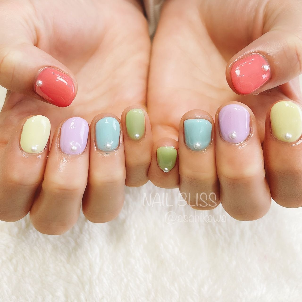 春 ハンド シンプル フレンチ パステル Nail Bliss Private Room のネイルデザイン No ネイルブック
