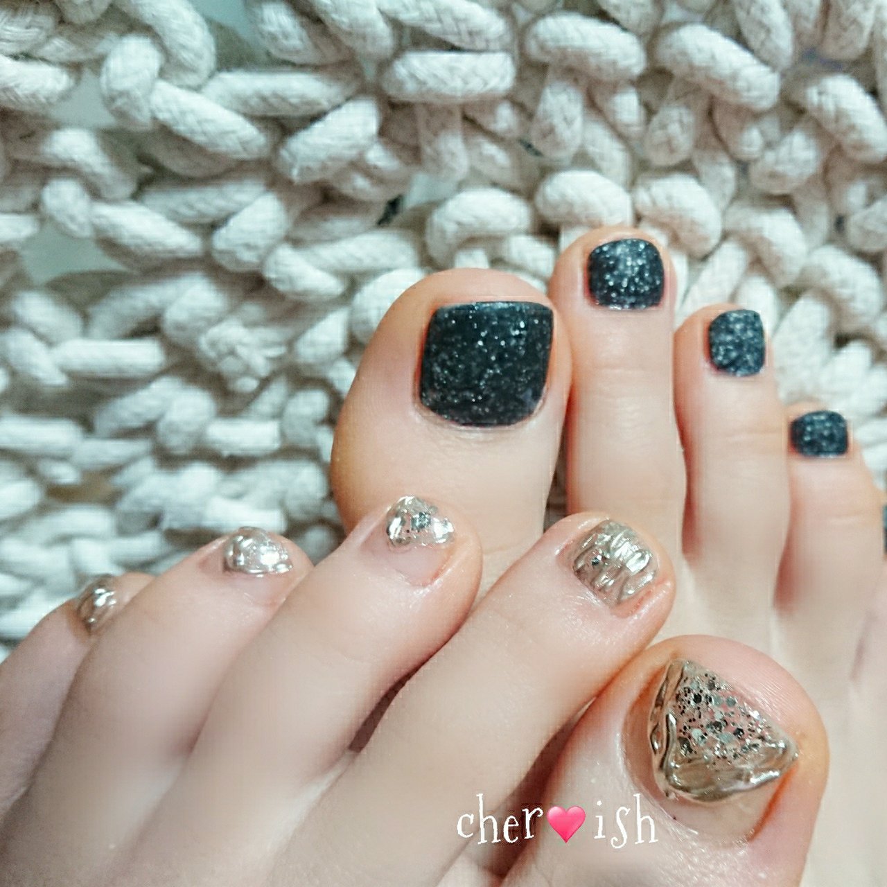 フット ホログラム ラメ ワンカラー マット Private Nail Salon Cher Ishのネイルデザイン No ネイルブック