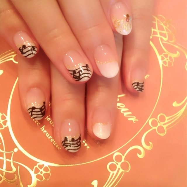 変形フレンチ モノトーン ジェル お客様 Akane Hamaguchiのネイルデザイン No ネイルブック