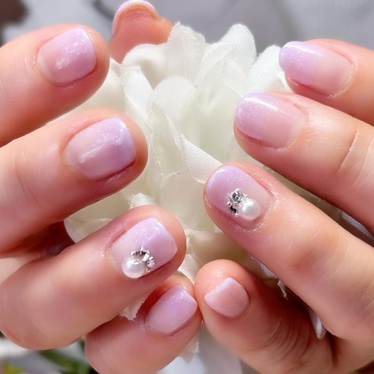 春 ハンド シンプル グラデーション ラメ Nail Room Souvenirのネイルデザイン No ネイルブック