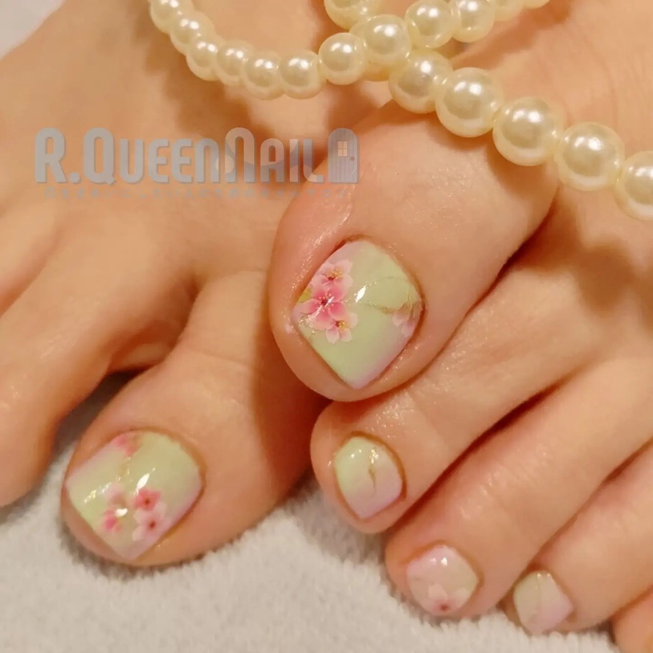 春 卒業式 入学式 リゾート フット 今村しほり 千葉 R Queennailのネイルデザイン No ネイルブック