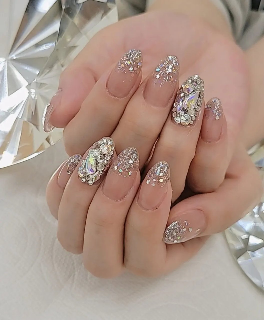 オールシーズン ハンド ビジュー ラメ ミディアム Nail Salon Rose 56のネイルデザイン No ネイルブック
