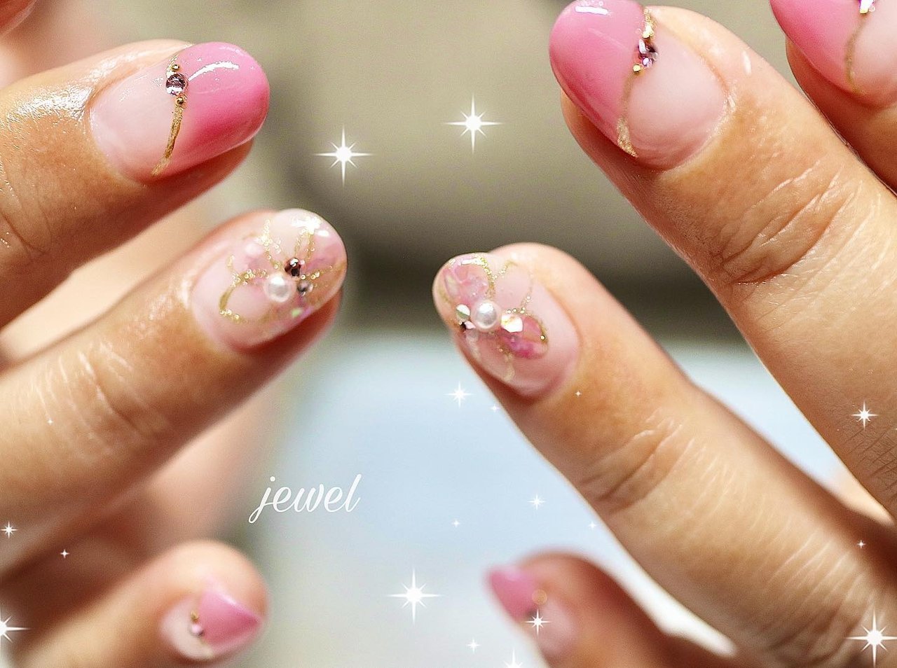 ハンド 変形フレンチ フラワー ホワイト クリア Nailsalon Jewelのネイルデザイン No ネイルブック