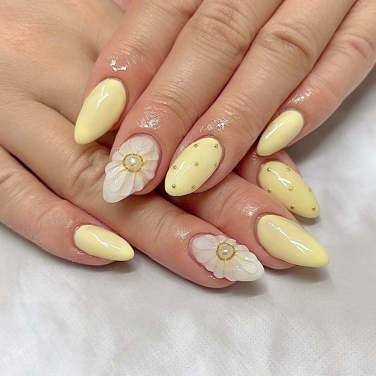 イエロー Crystal R Nail Salon のネイルデザイン No ネイルブック