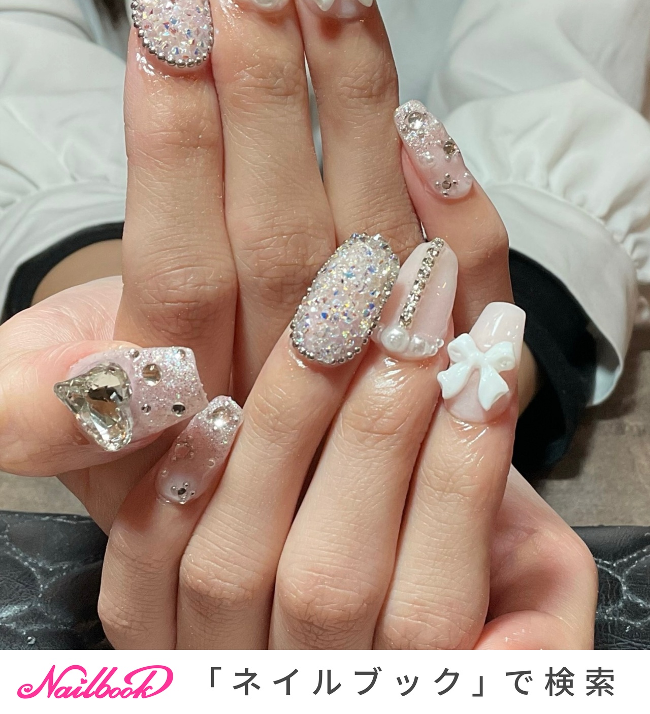 チェーンラインストーンのネイルデザイン｜ネイルブック