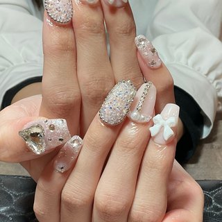 チェーンラインストーンのネイルデザイン｜ネイルブック