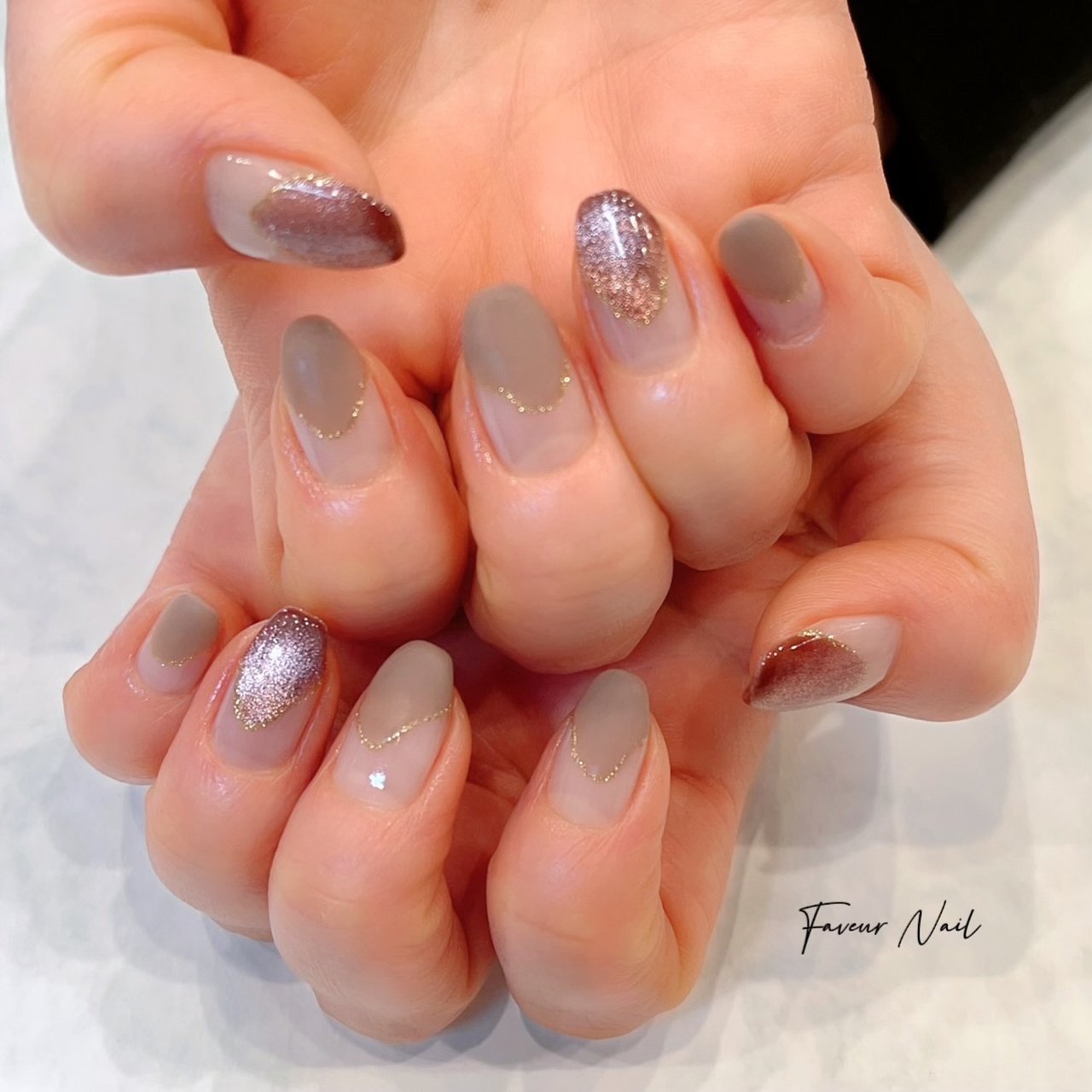 オールシーズン ハンド 変形フレンチ マグネット マット Faveur Nailのネイルデザイン No ネイルブック