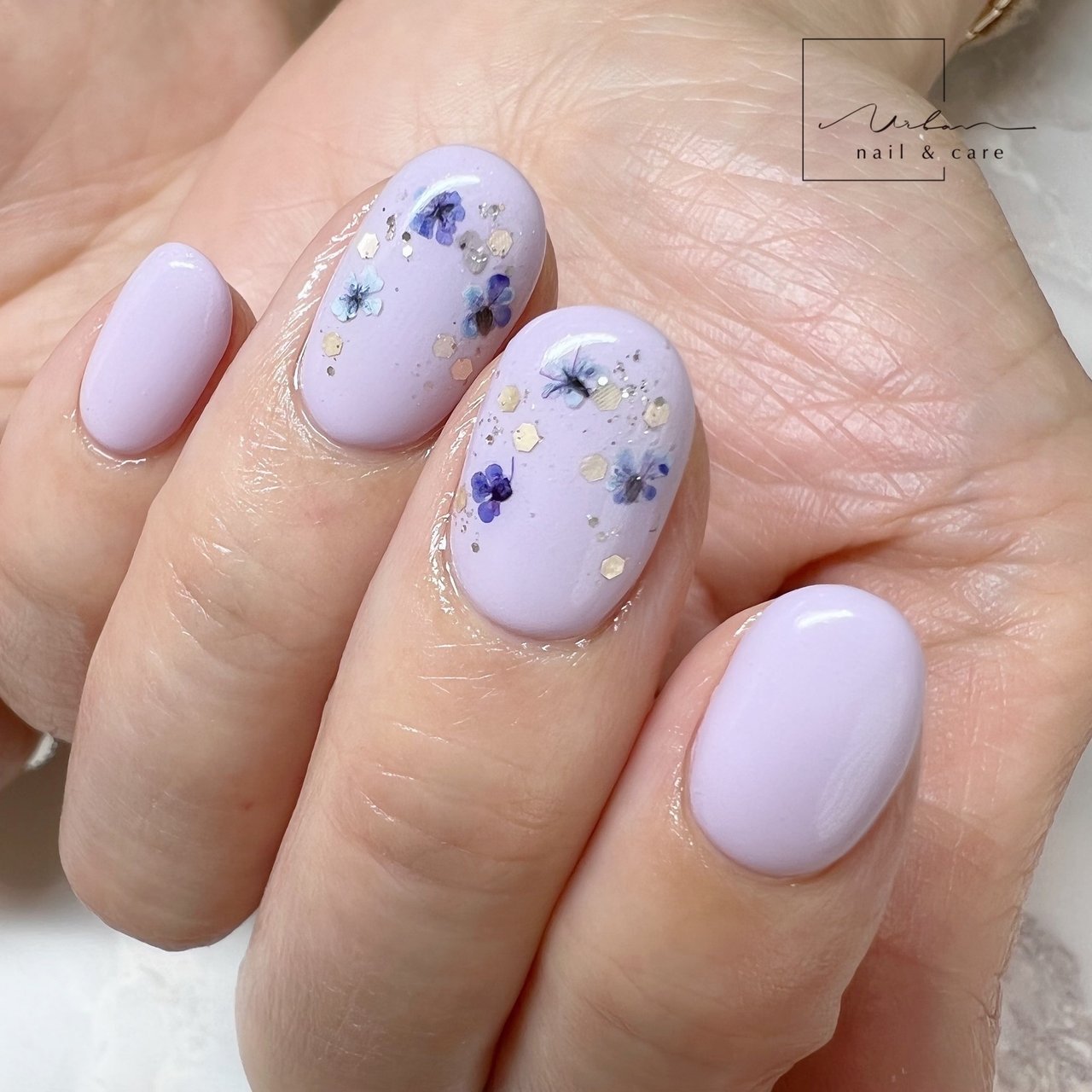 春 ハンド シンプル ワンカラー 押し花 Urban Nail Careのネイルデザイン No ネイルブック