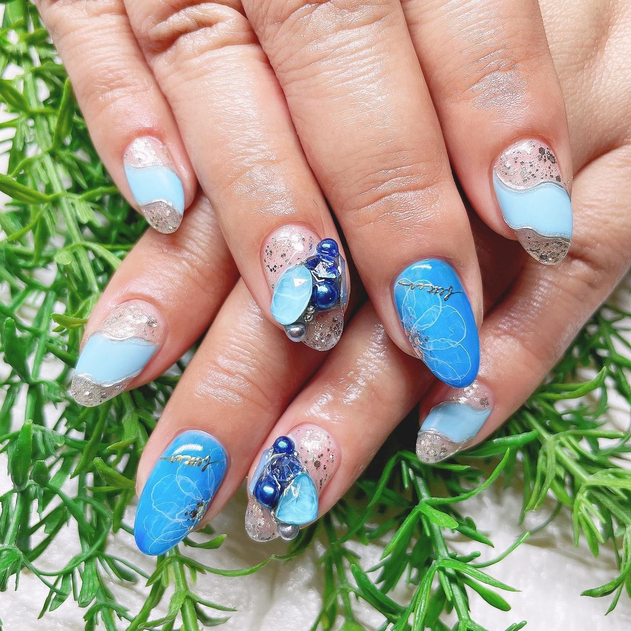 春 夏 オールシーズン ハンド ビジュー Nailsalon ナシノキのネイルデザイン No ネイルブック