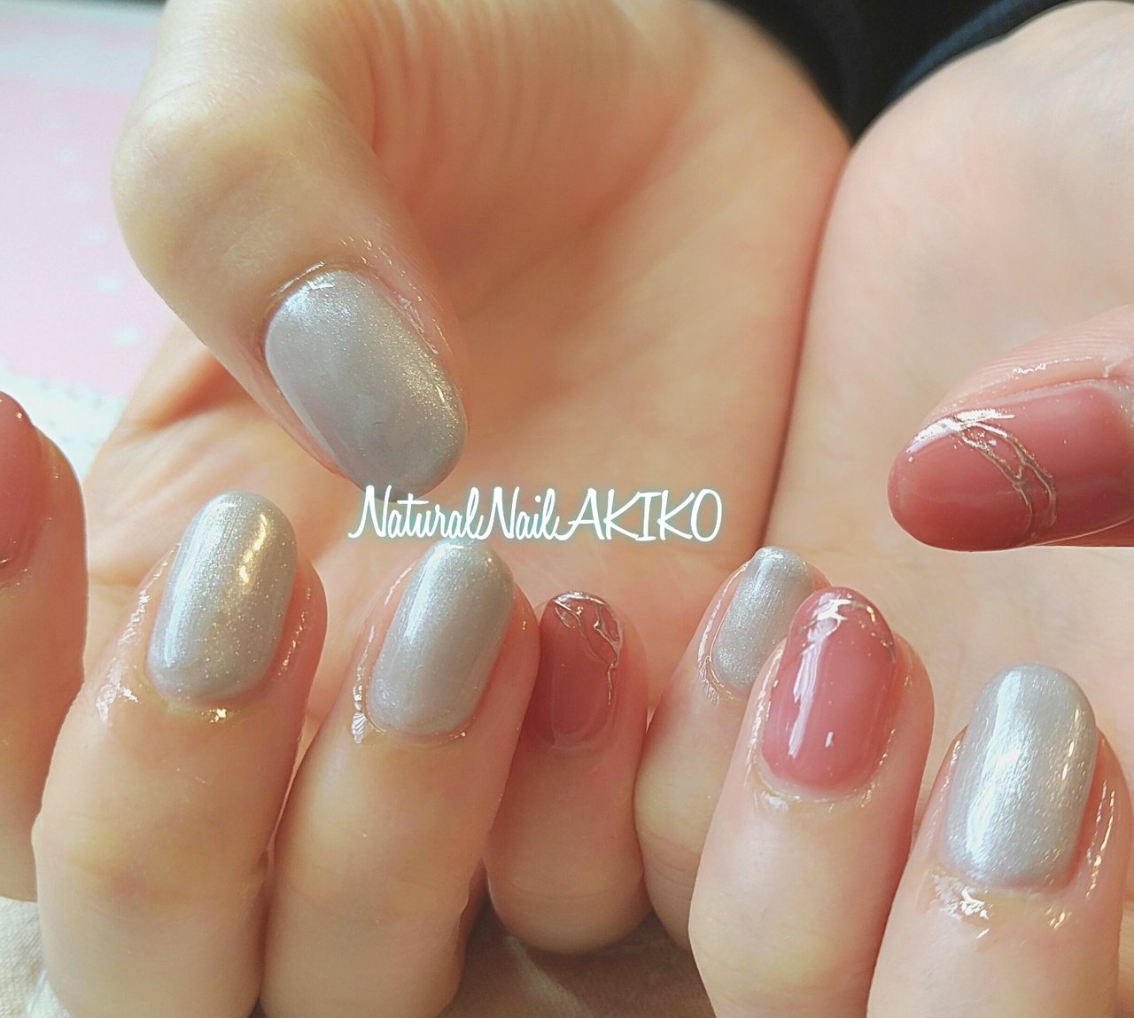 春 オールシーズン ハンド ピンク グレー Nail Akikoのネイルデザイン No ネイルブック