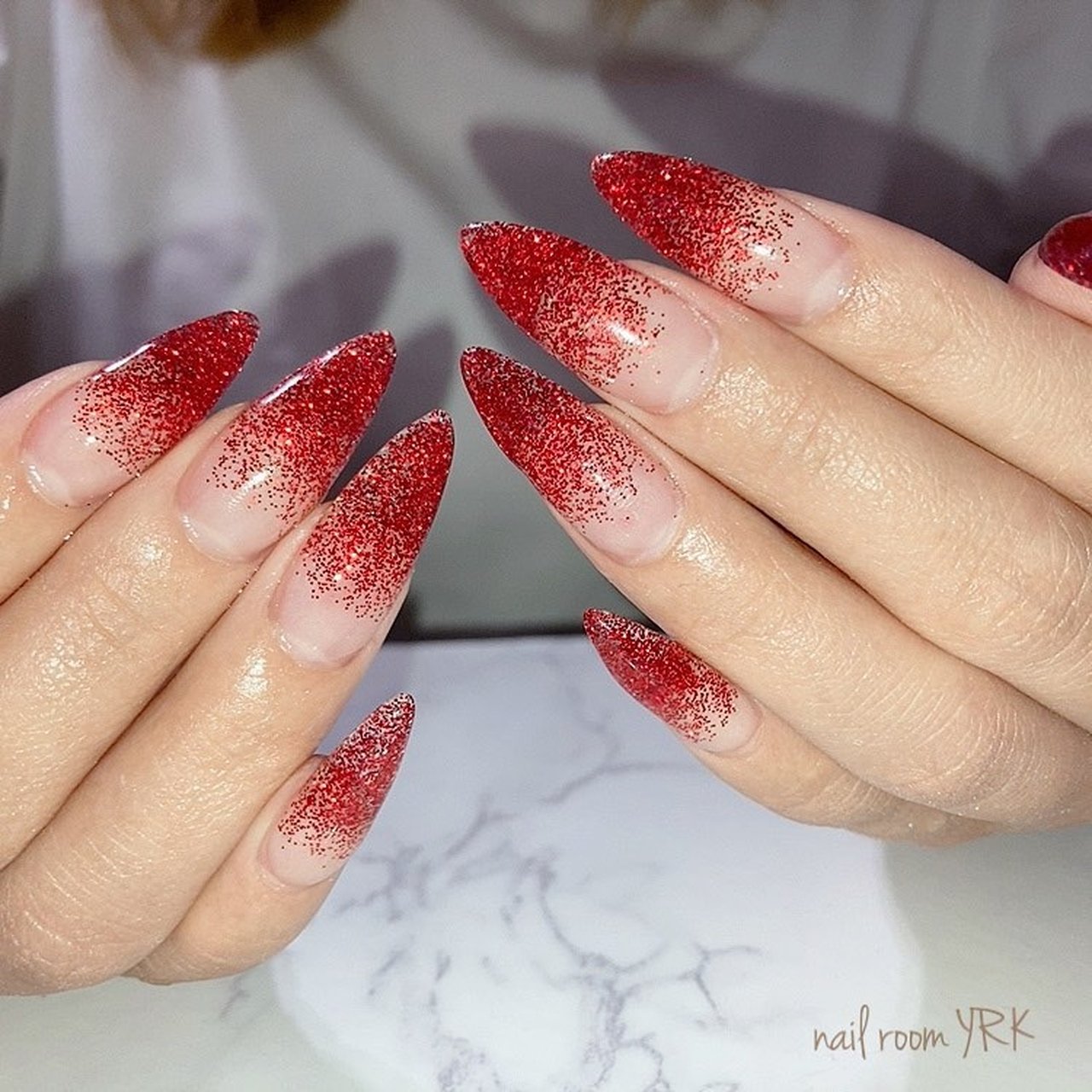 オールシーズン ハンド グラデーション ラメ レッド Nail Room Yrkのネイルデザイン No ネイルブック