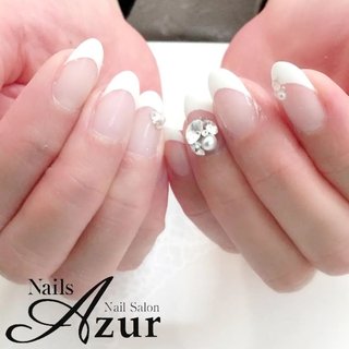 ⁡⁡●ハンドジェルネイル ◎フレンチコース
¥9900～(税込)

ハンド3週間(フット4週間)以内のご来店で
お付け替え時のオフ料金かかりません♪⁡

ネイルズアジュールDEKKY401店
ご予約はお電話で♪
TEL025-290-7800
http://www.nails-azur.com/

ネイルズアジュール各店では新卒・中途採用のネイリストを募集中です。事前研修もあるので勤務経験のない方や、ブランクのある方も安心して働けます。産前・産後休暇や、育児短時間勤務制度もあり、女性にとって働きやすい環境を整えています。原則残業なし、NSGグループなので充実した福利厚生も自慢です。
詳しくは「ネイルズアジュール　求人」で検索♪
 #ネイルズアジュール #ネイルズアジュールデッキー401店 #ネイルサロン #ジェルネイル #新潟市ネイルサロン#新潟市中央区ネイルサロン #デッキー401 #DEKKY401 #dekky #nail #ネイル#ネイルサロン #新潟市ネイリスト#上越市ネイル#ネイリスト求人#ネイリスト募集#ネイルサロン求人#中途採用#ネイルスタッフ募集#オフィスネイル #ハンドネイル #olネイル #シンプルネイル #ネイルデザイン #ジェルネイル #定額ネイル #大人ネイル #上品ネイル#新潟市ネイルサロン #オールシーズン #ハンド #フレンチ #ロング #ホワイト #ジェルネイル #お客様 #ネイルズアジュール　デッキー401店 #ネイルブック