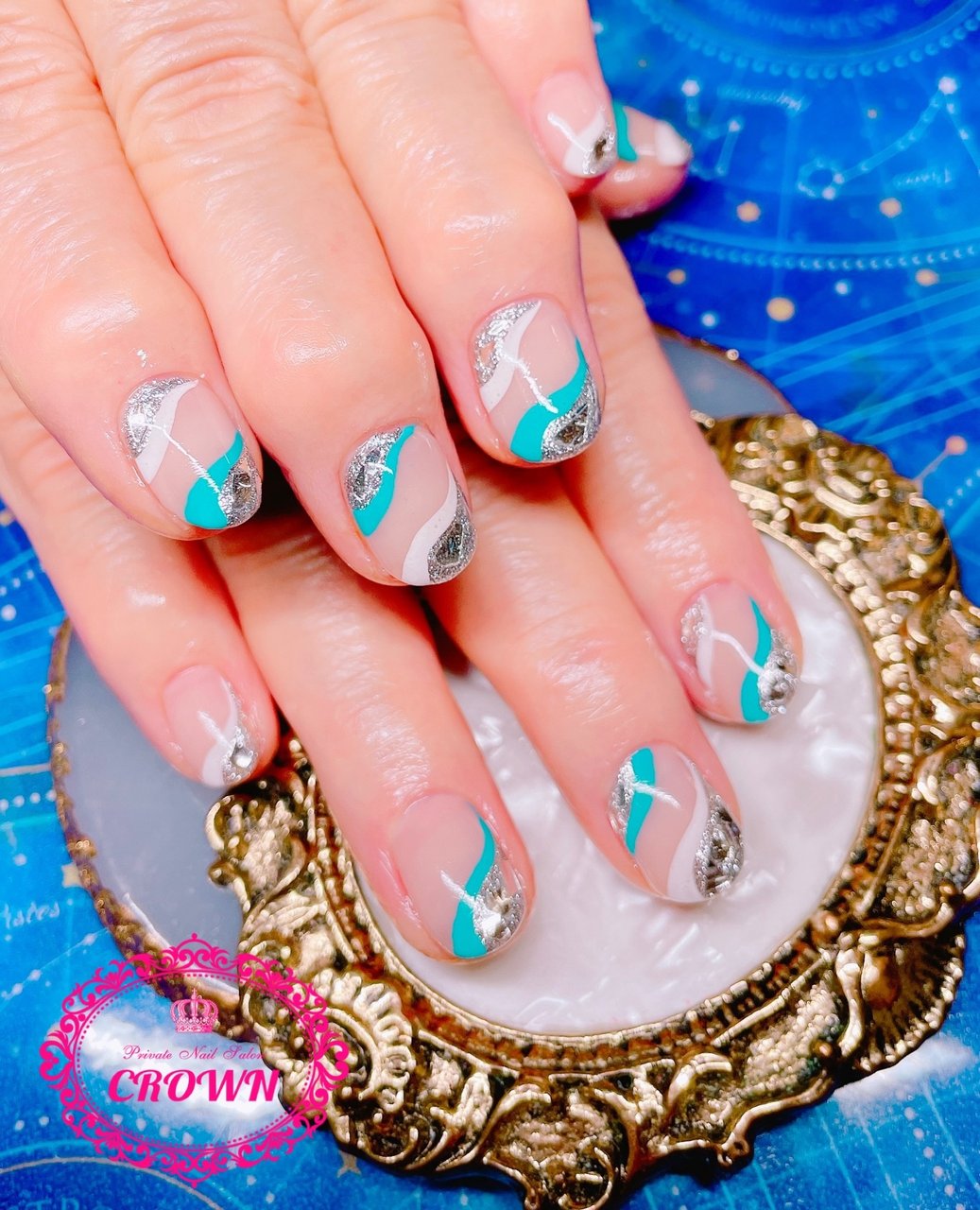 春 夏 オールシーズン リゾート ハンド Crown Nail Kikugawaのネイルデザイン No ネイルブック