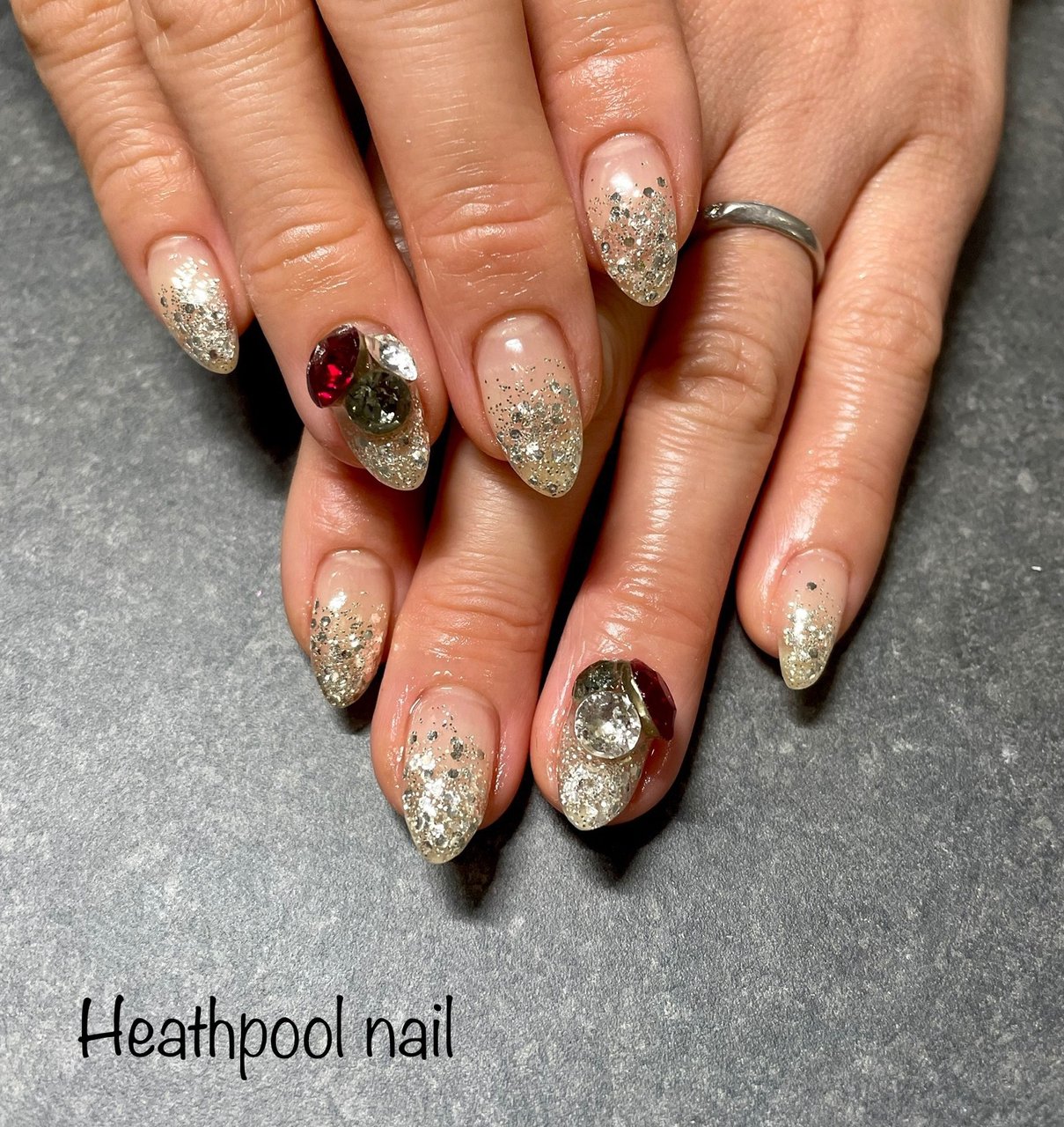 ハンド グラデーション ビジュー ホログラム ラメ Heathpoolnailのネイルデザイン No ネイルブック