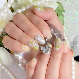 チューリップネイル　ニュアンスネイル　ネイルチップ　蝶々ネイル チューリップネイルニュアンスネイルネイルチップ蝶々ネイル