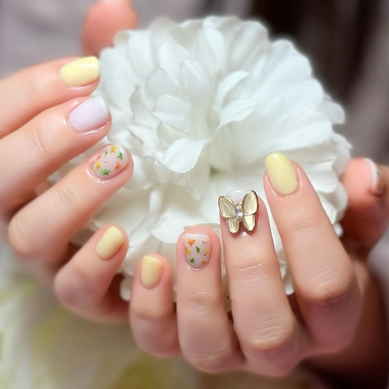 春 ハンド シンプル ワンカラー フラワー Nail Room Souvenirのネイルデザイン No ネイルブック