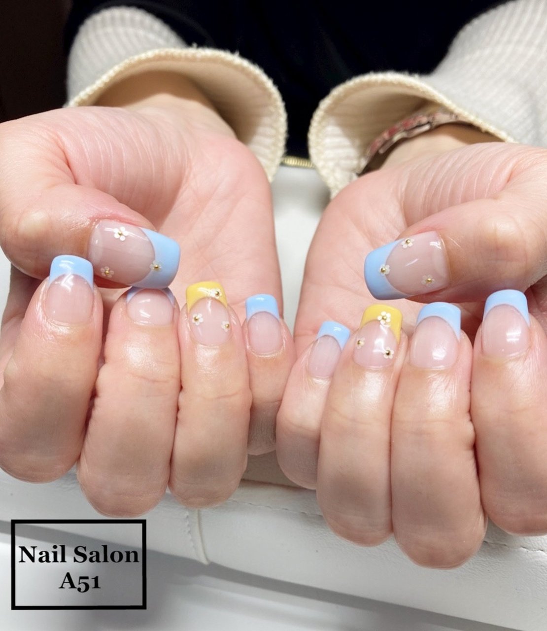 春 旅行 ハンド フレンチ フラワー Nail Salon A51のネイルデザイン No ネイルブック