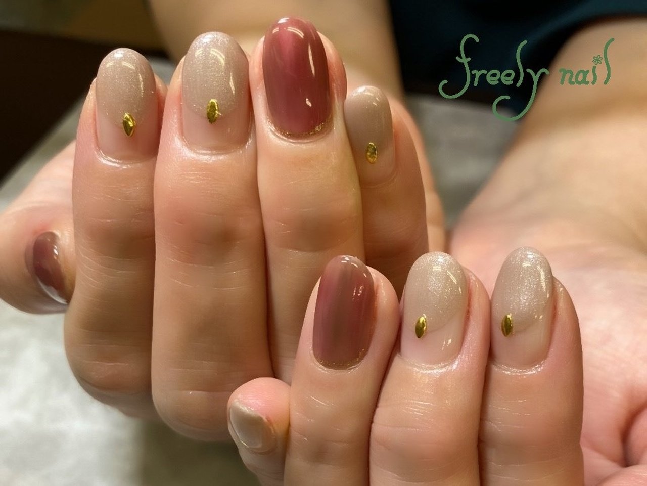 オールシーズン ハンド シンプル ベージュ アースカラー Freelynailのネイルデザイン No ネイルブック