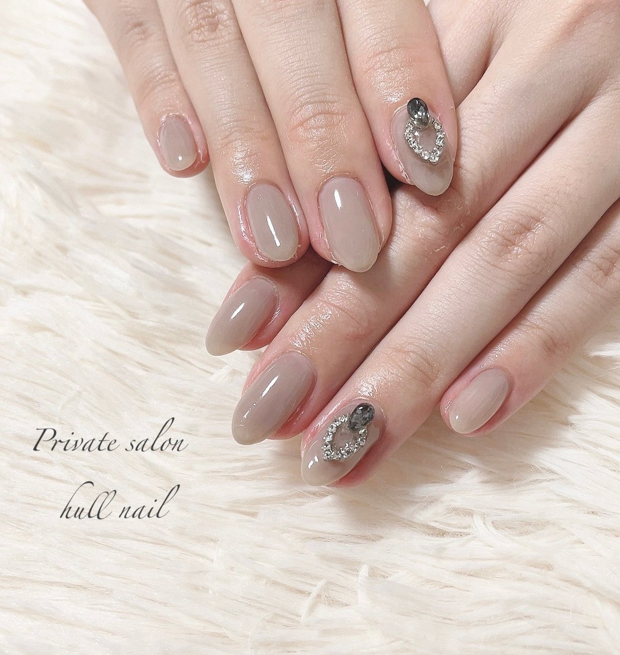 オールシーズン ハンド ワンカラー グレージュ ジェルネイル Hull Nailのネイルデザイン No ネイルブック