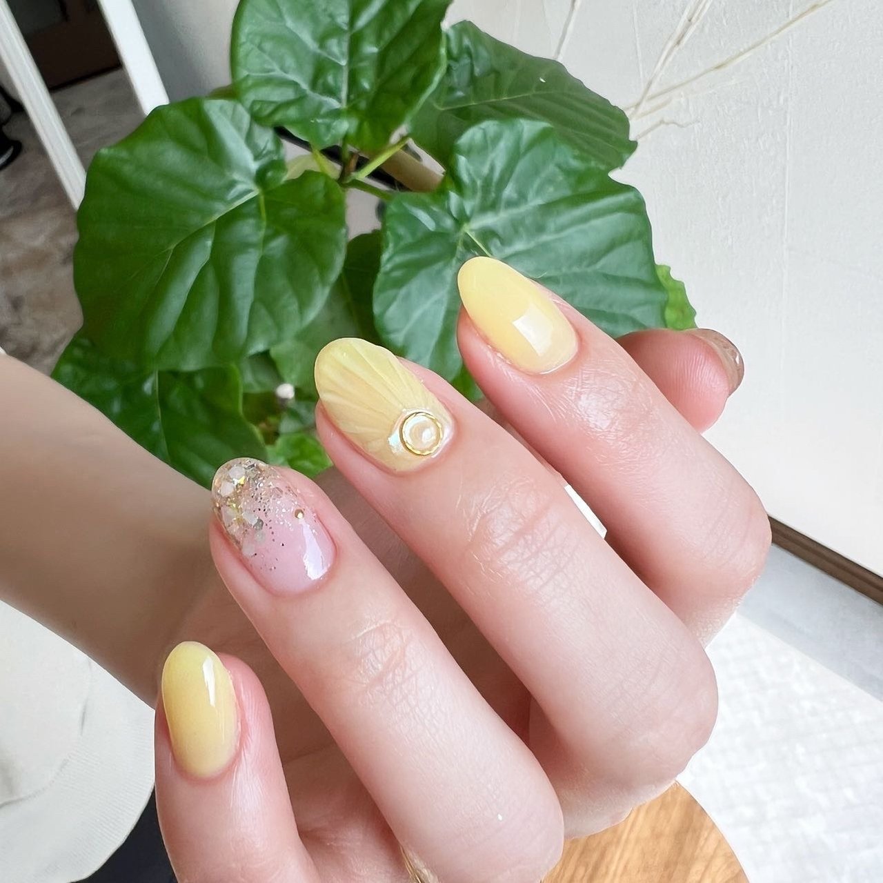 春 ハンド シンプル ホログラム ラメ プライベートサロン Re Mのネイルデザイン No ネイルブック