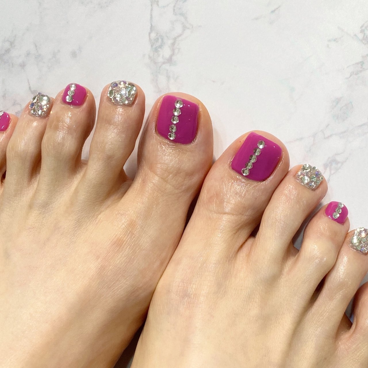 春 夏 フット ビジュー ワンカラー Nailsalon Neiviのネイルデザイン No ネイルブック