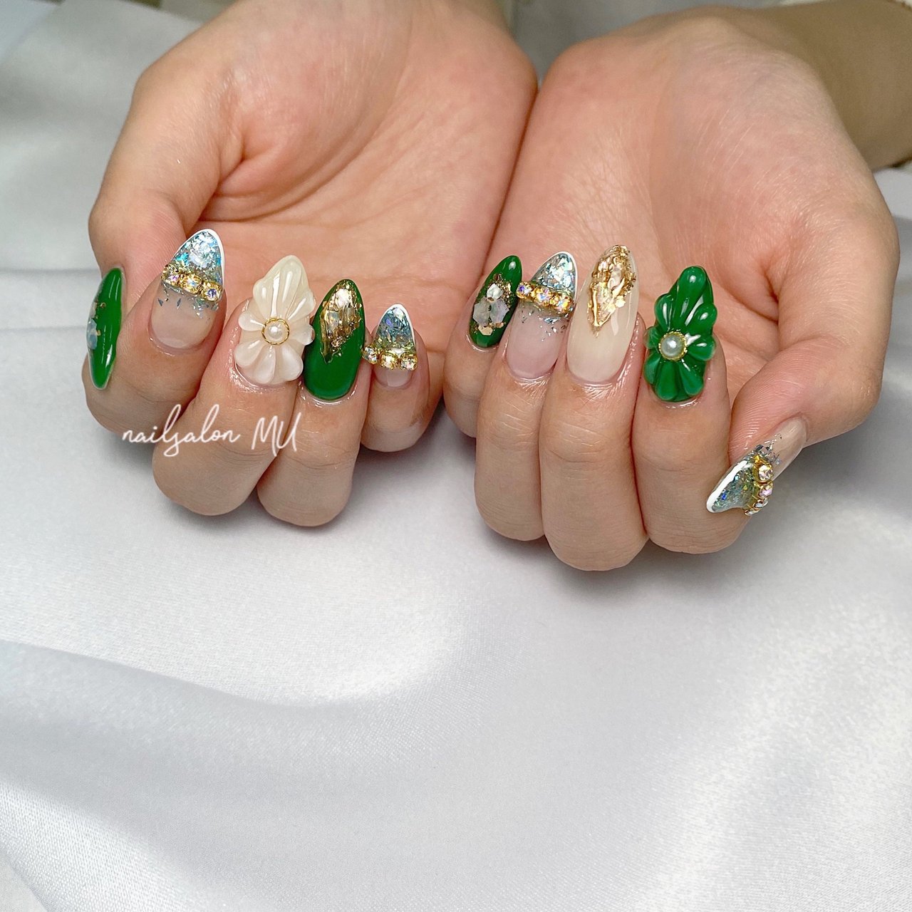 ビジュー/ラメ/フラワー/3D/チェーン - nailsalon MU(ミウ)のネイル
