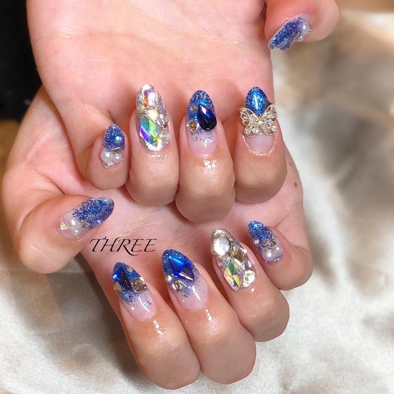 夏 ハンド グラデーション ビジュー ラメ Lounge Nailsalon3 Threeのネイルデザイン No ネイルブック
