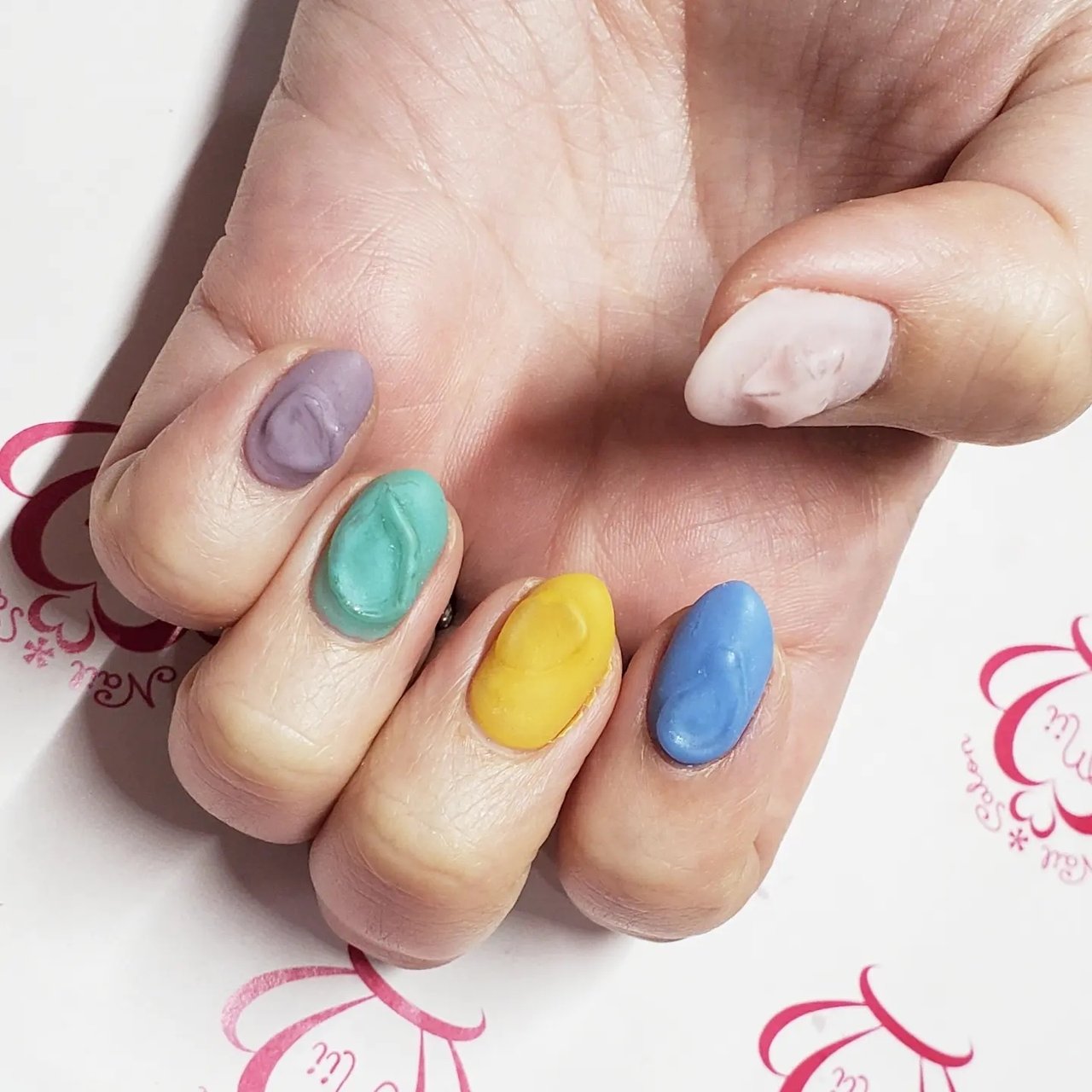 春 秋 ハンド ワンカラー 3d Nail Salon Miiのネイルデザイン No ネイルブック