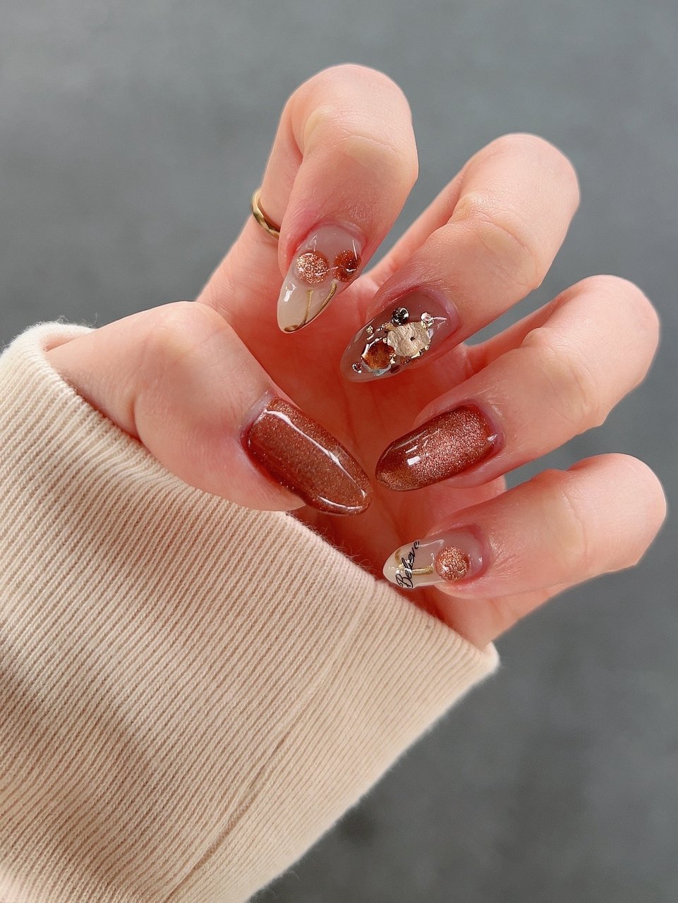 春 ミディアム ベージュ グレージュ ジェルネイル ゆきなのネイルデザイン No ネイルブック