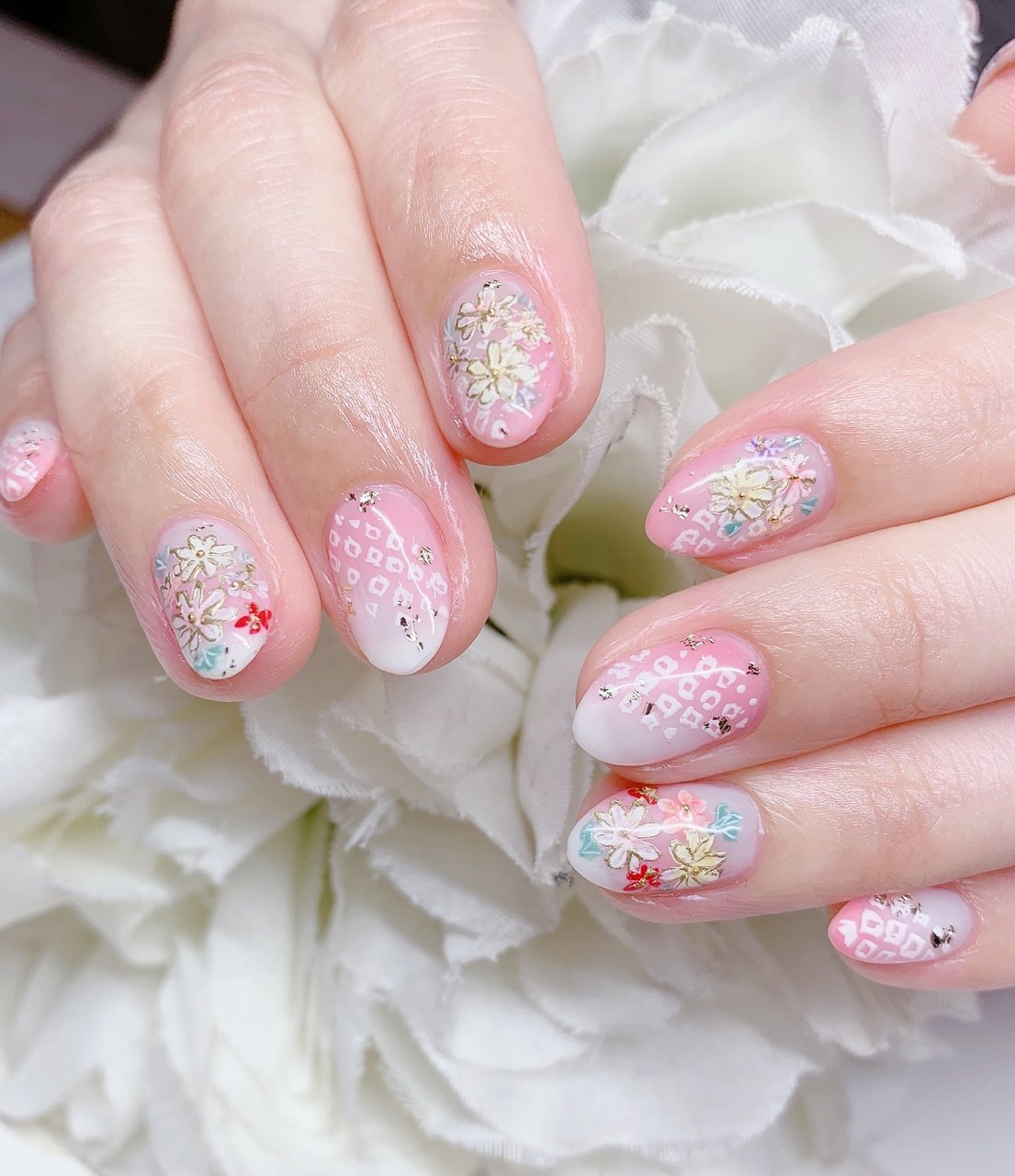 お姫様ネイル ◇プルメリアプリンセス 最近めっちゃよく出る💅 特にブライダル