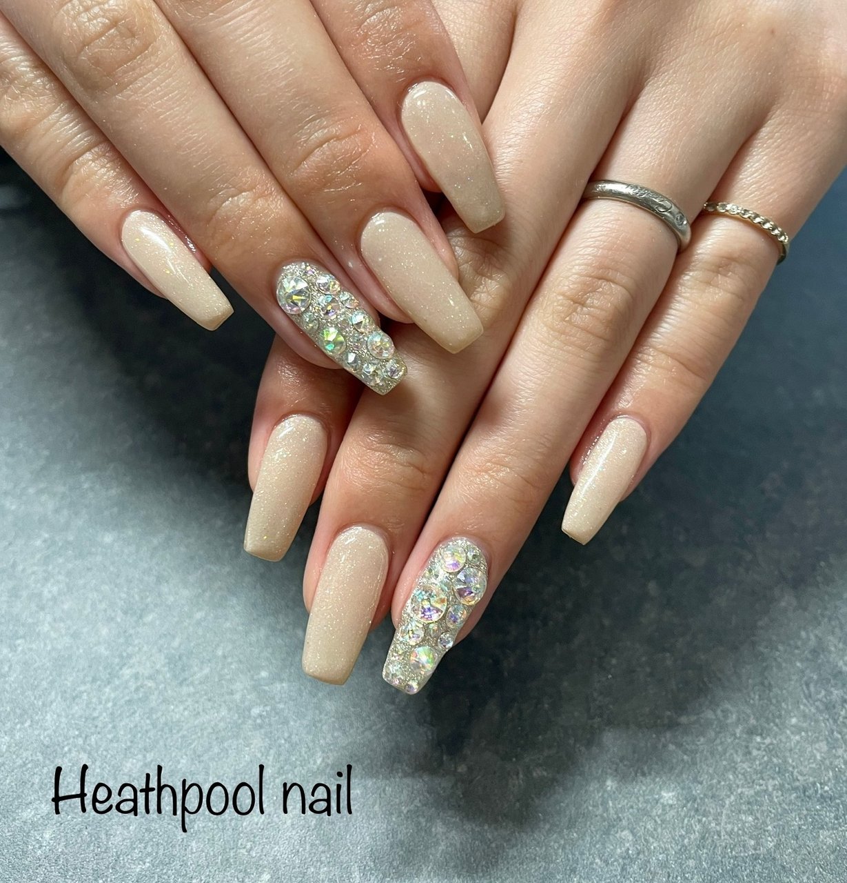 ハンド シンプル ラメ デコ ベージュ Heathpoolnailのネイルデザイン No ネイルブック