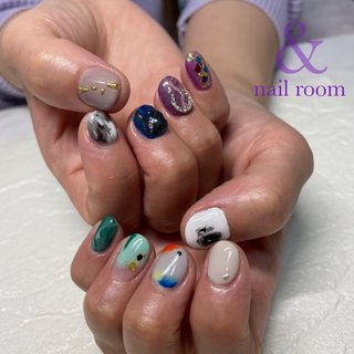 詰め込みネイル✨ 
どのデザインも斬新で
おしゃれネイルですね🤭‼️


参考画像より…📸
✁┈┈┈┈┈┈┈┈┈┈┈┈．
今まで通り衛生管理を徹底して
営業させて頂いております😊
御来店の際にはお客様にも
手洗い･マスク着用をお願いしております。

また、アートネイルをするお客様には
オフセットの購入をおすすめしております。
まずは移らない･移さない努力を
続ける事は大切ですが
少しでもアートを楽しみ
自分の身も守る為に体調を崩された場合
ご自身でネイルオフをして
病院に向かって頂きたいと思ってます。
詳しい事はまた施術の際に
お伝えさせて頂いております😊

#福井ネイル#ネイルサロン福井#アートし放題#ジェルネイル#ジェリップ取り扱い店#美爪#艶々ワンカラー#綺麗のお手伝いさせてください#nailroomand#お爪のお悩み解決します#kokoist#フットネイル#デコラティブネイル#アイスネイル#ニュアンス#クリアフレンチ#マグネットジェル#マグネットネイル#韓流ネイル#蝶々ネイル.＃氷ネイル#クリアフレンチ #シェルネイル #ニュアンスネイル#ファイヤーネイル#ぶどうネイル#ウェディングネイルアート#ワンホンネイル＃中国ネイル #夏 #旅行 #梅雨 #海 #ハンド #ホログラム #ラメ #ニュアンス #ショート #カラフル #ビビッド #ジェルネイル #お客様 #nailroom ＆ #ネイルブック