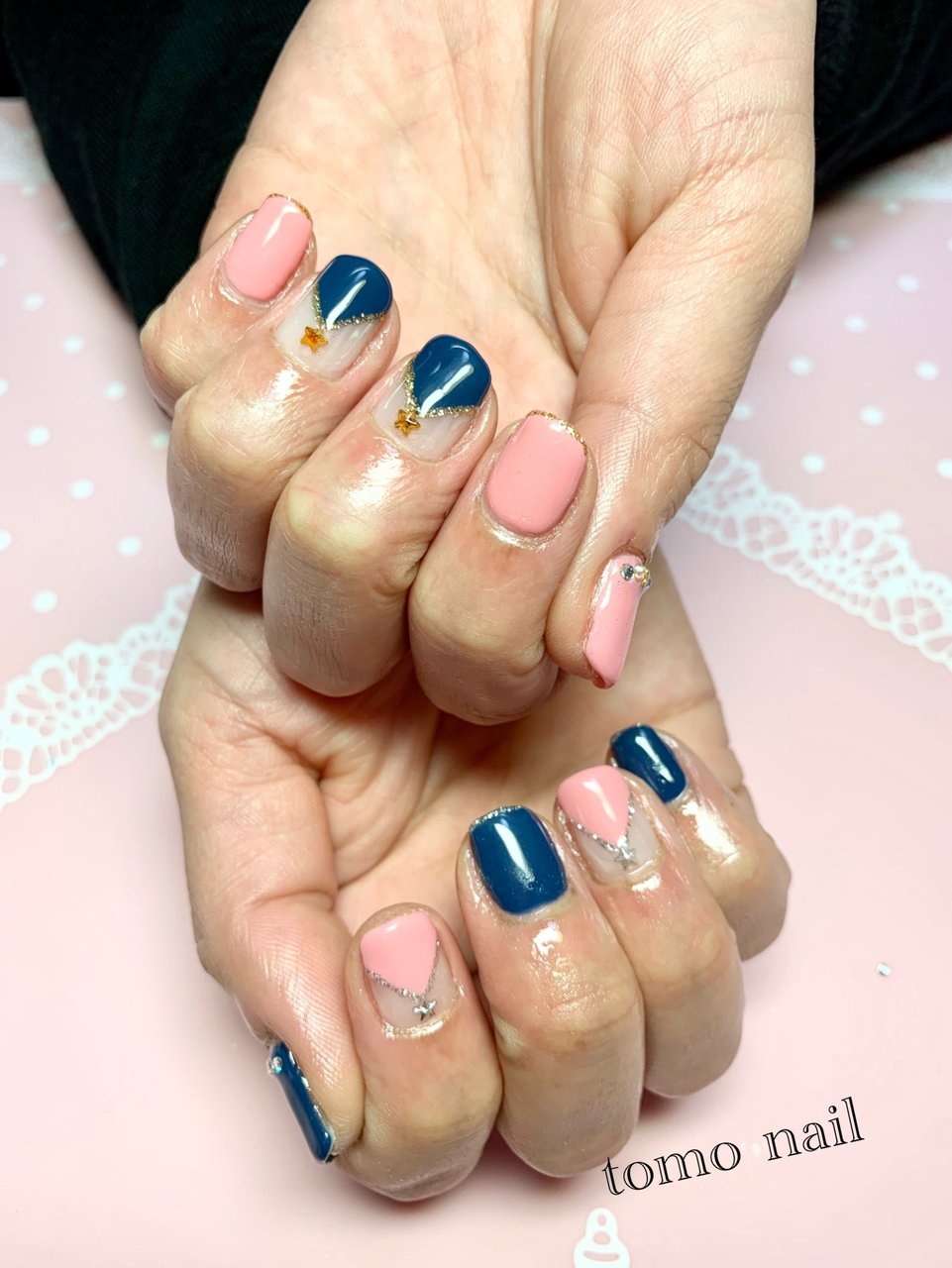 ハンド 変形フレンチ ショート ピンク ネイビー To Mo Ko 530のネイルデザイン No ネイルブック