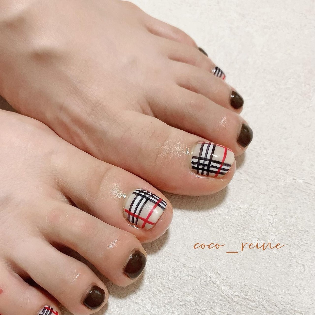 フット ワンカラー チェック ブランド柄 ショート Nailist Hitomiのネイルデザイン No ネイルブック