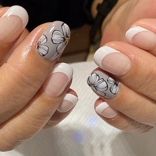 ショート 白フレンチのネイルデザイン ネイルブック