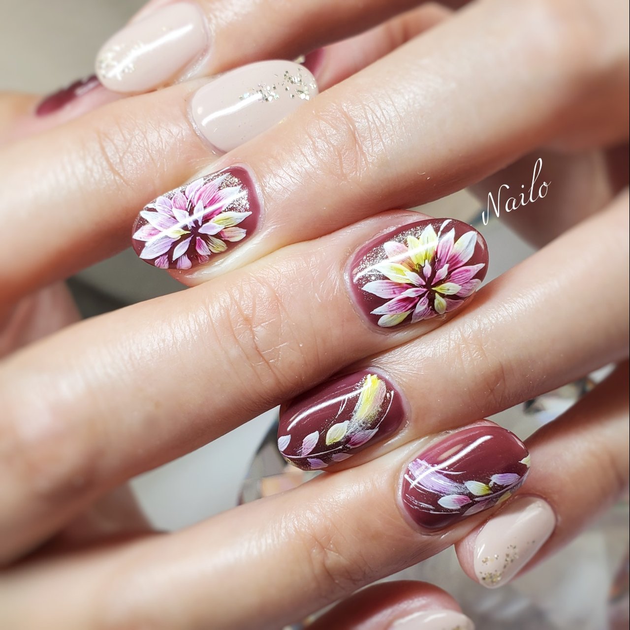 オールシーズン/パーティー/女子会/ワンカラー/フラワー - nailsalon_nailoのネイルデザイン[No.7243907]｜ネイルブック