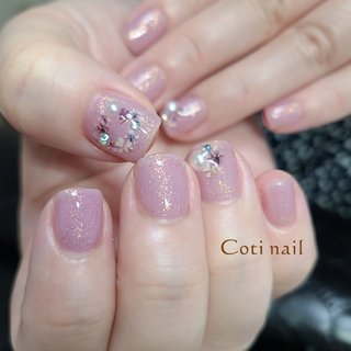 #おそろいネイル #フラワーネイル
#押し花ネイル 
#ドライフラワーネイル 
#紫陽花ネイル
#ショートネイル 
#ショートスクエア #春 #夏 #オールシーズン #梅雨 #ハンド #シンプル #ラメ #ワンカラー #パール #押し花 #ショート #ピンク #ブルー #パープル #ジェルネイル #ネイルチップ #コチネイル.えり◐巻き爪＆アート◐ #ネイルブック