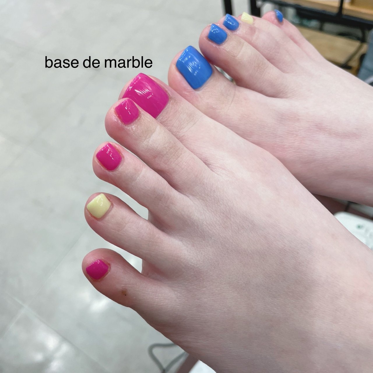 フット ピンク ブルー カラフル ジェルネイル Base De Marbleのネイルデザイン No ネイルブック
