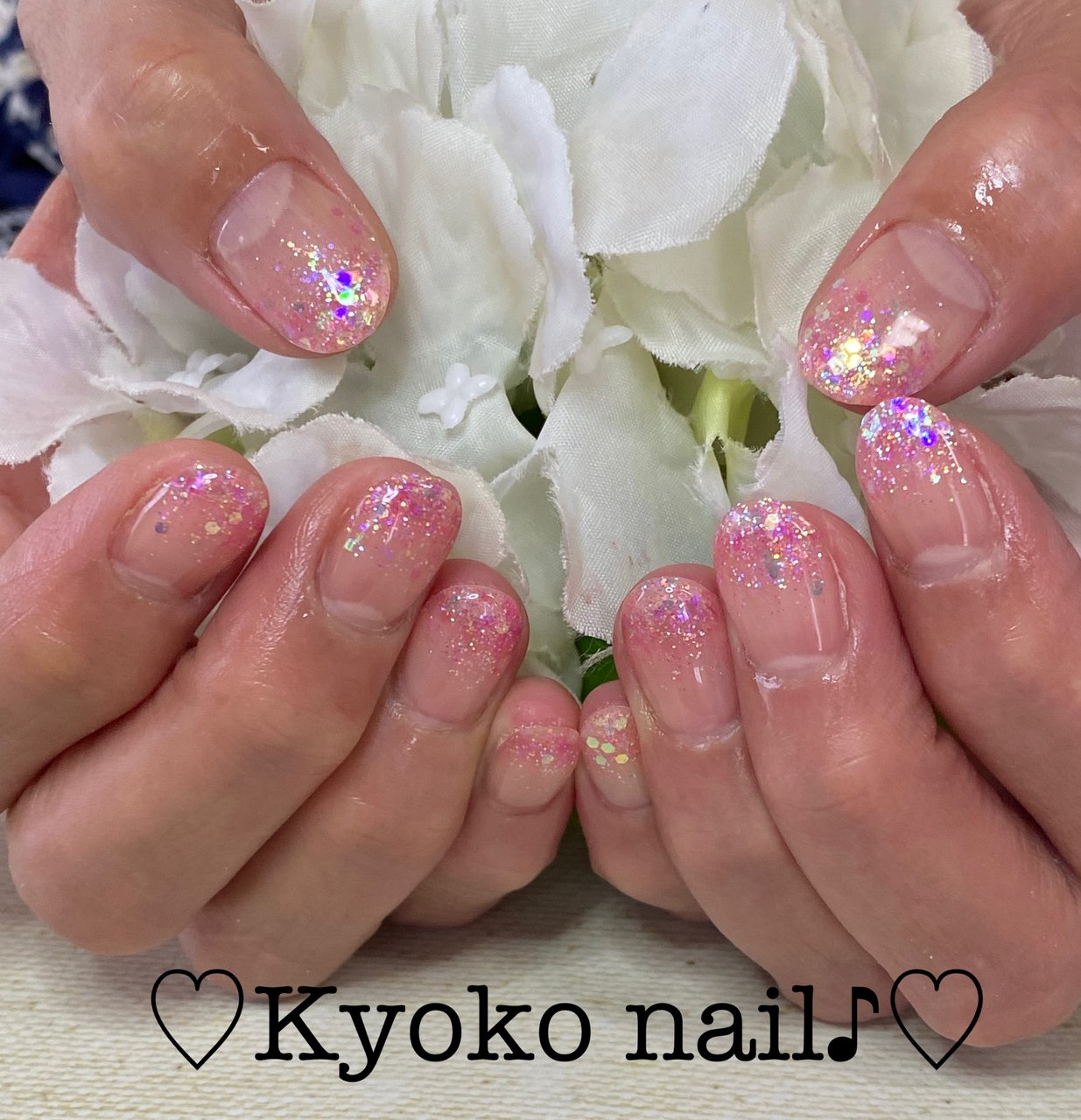 オールシーズン ハンド シンプル グラデーション ホログラム Kyoko Nailのネイルデザイン No ネイルブック